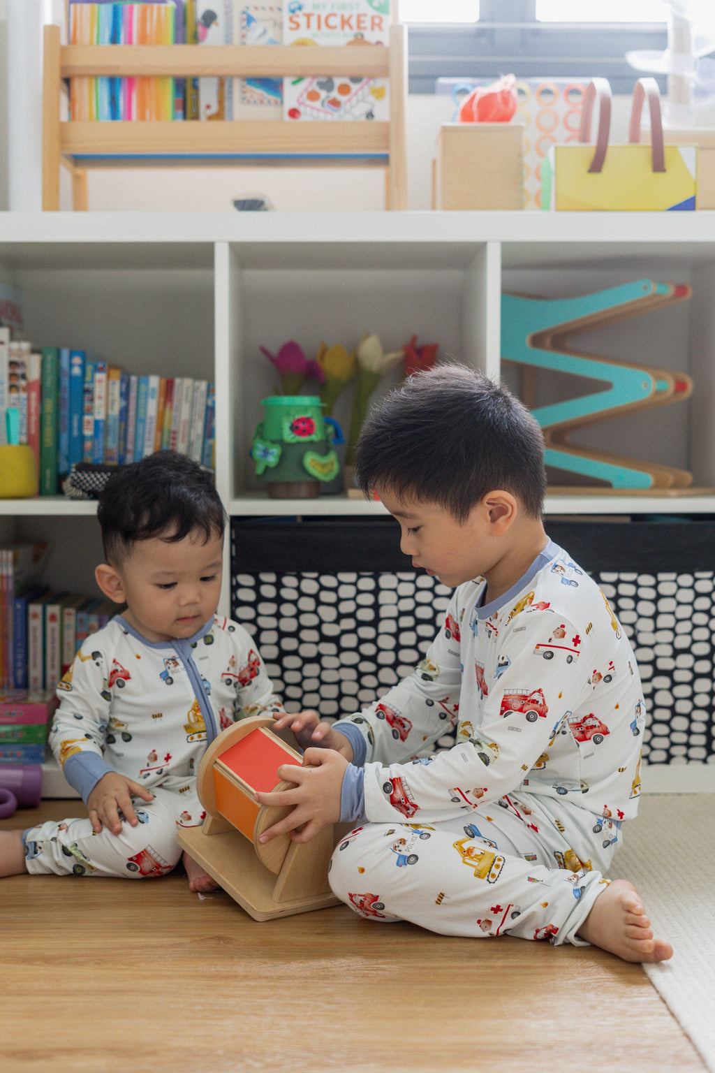 [Pyjamas] - Vehicle Animal Friends 2pcs Pyjamas (Size 5-6)