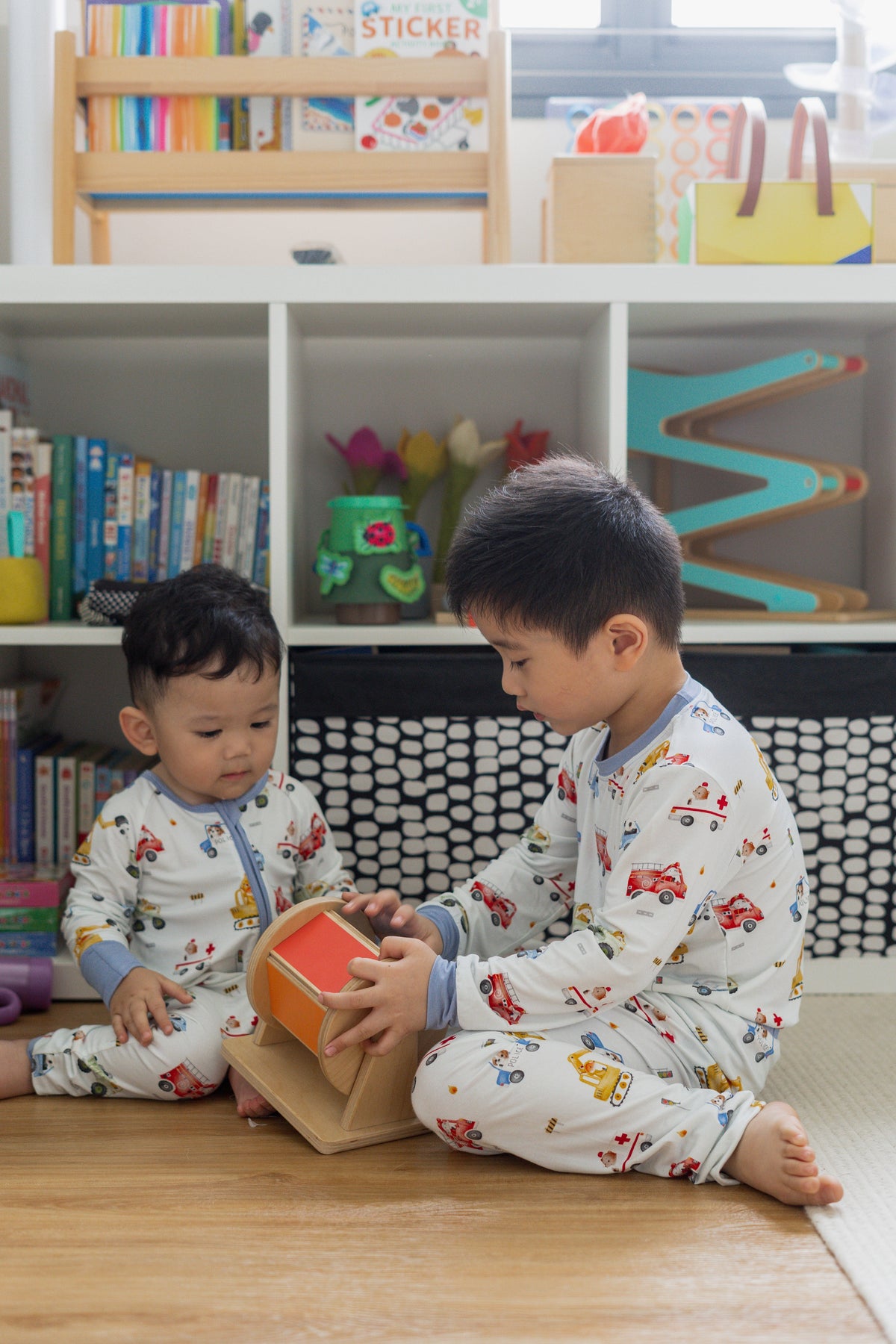 [Pyjamas] - Vehicle Animal Friends 2pcs Pyjamas (Size 5-6)