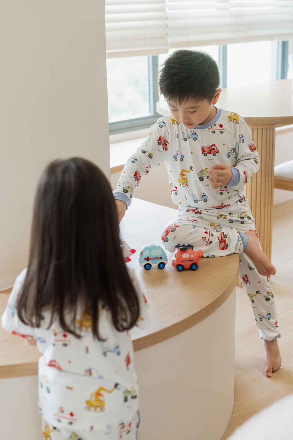 [Pyjamas] - Vehicle Animal Friends 2pcs Pyjamas (Size 5-6)